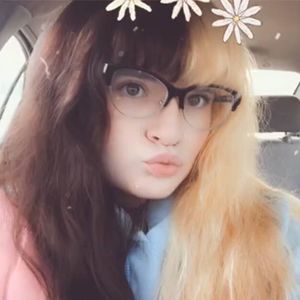 Meet your Posher, Maddz